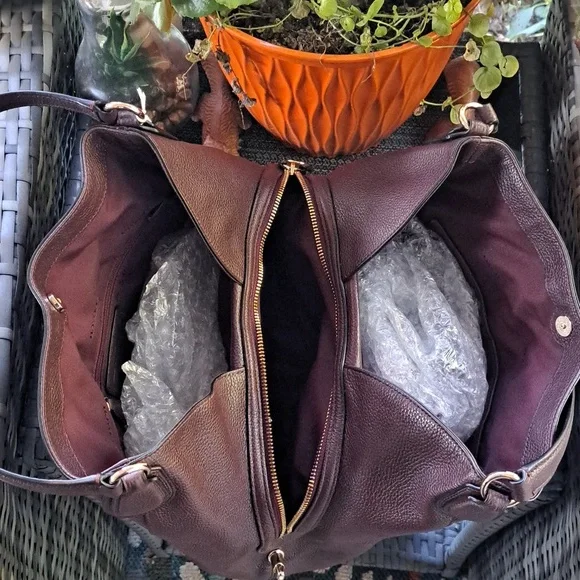 NEW COACH EDIE 31 Turnlock Burgundy, Oxblood Pebble Leather Shoulder - Picture 14 of 16